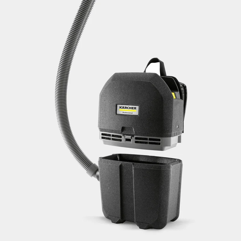 Kärcher Rucksack-Staubsauger mit abnehmbarem Behälter und Schlauch, auf hellem Hintergrund.