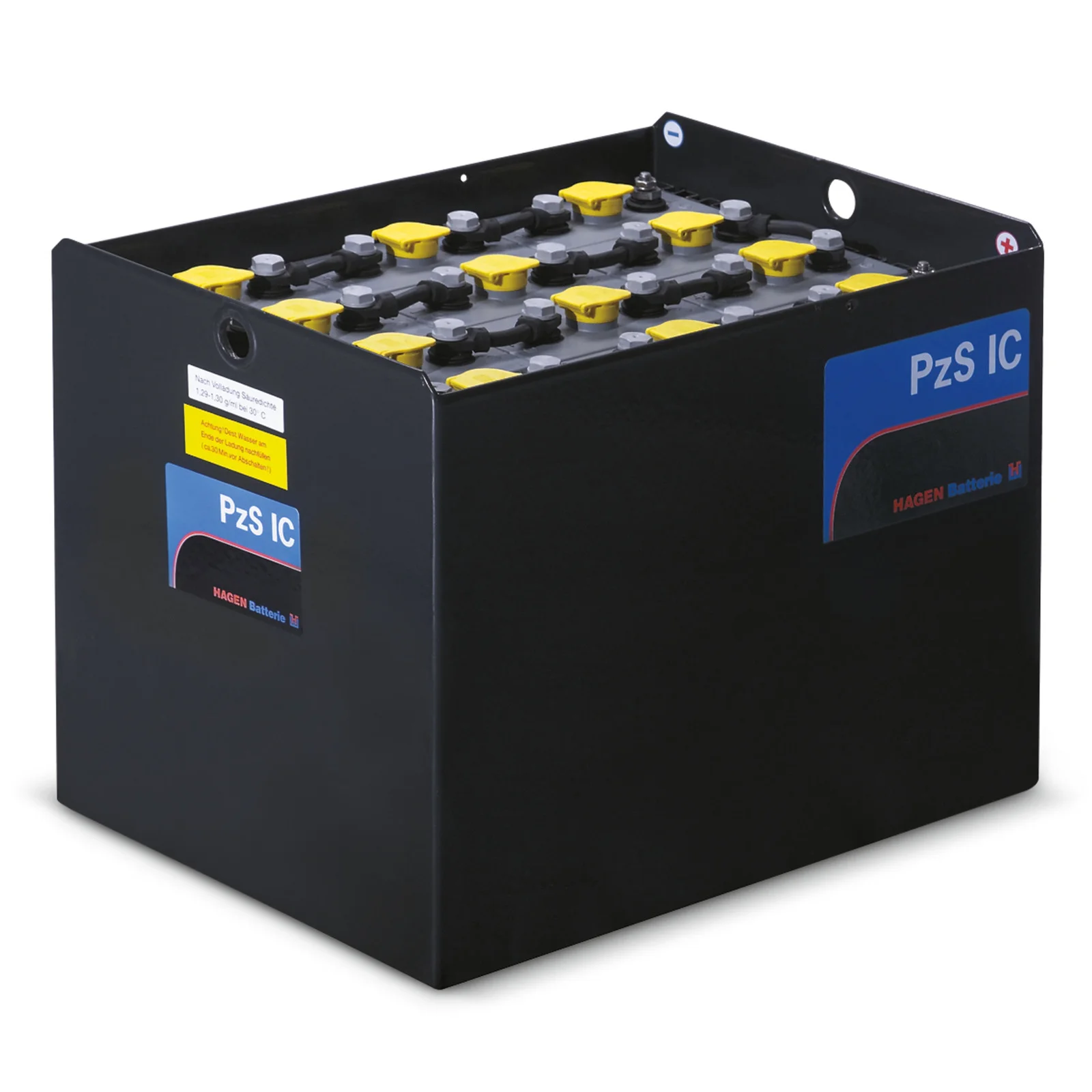 Schwarze Batterie mit gelben Kappen, beschriftet mit "PzS IC" und "HAGEN Batterie".