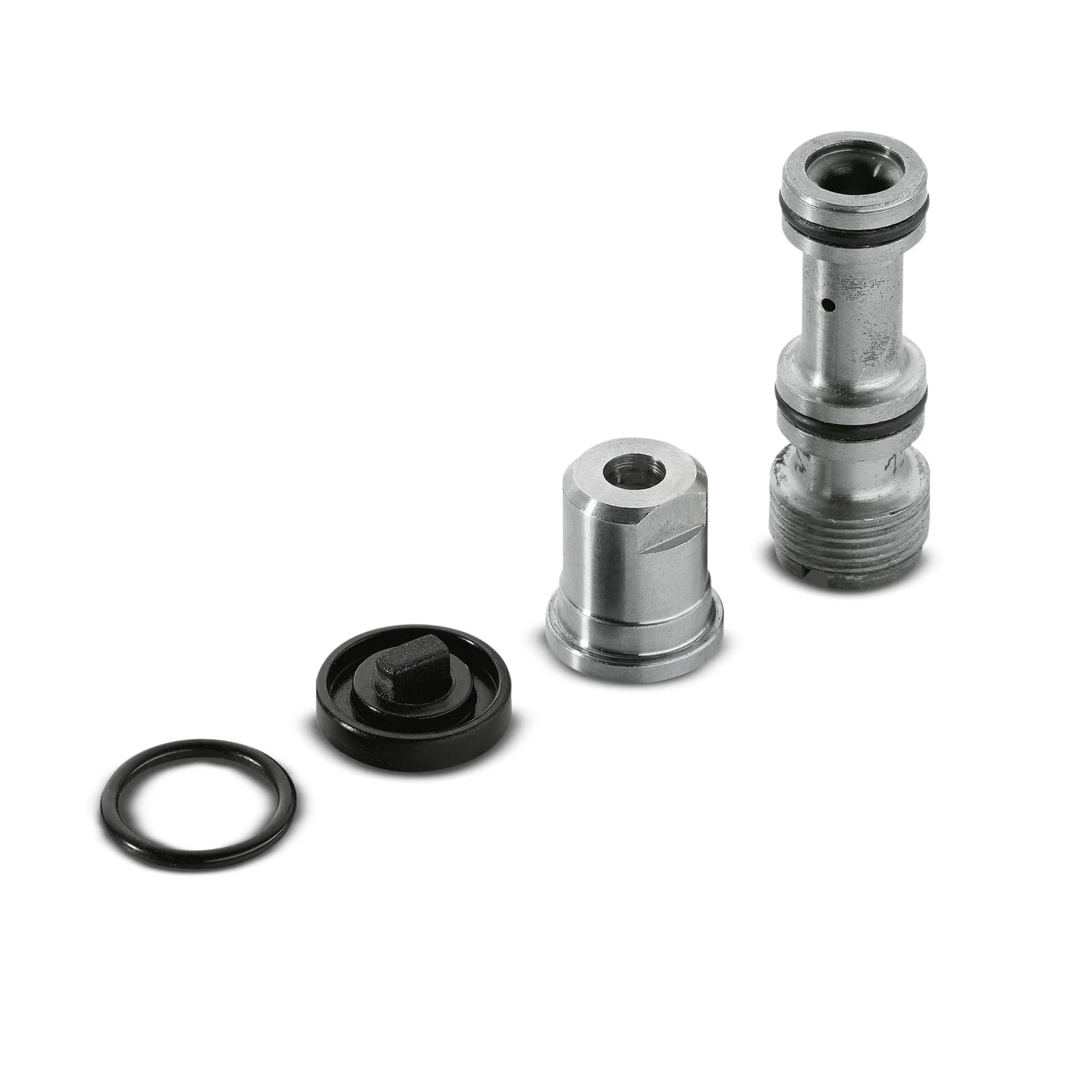 Vier Metallteile, darunter zwei zylindrische Adapter, ein schwarzer Ring und eine schwarze Dichtung, auf weißem Hintergrund.