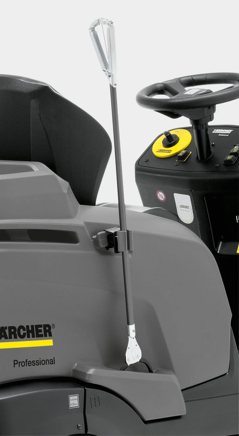 Kärcher Bodenreinigungsmaschine mit Lenkrad und Bedienelementen, graue Farbe, Detailansicht.