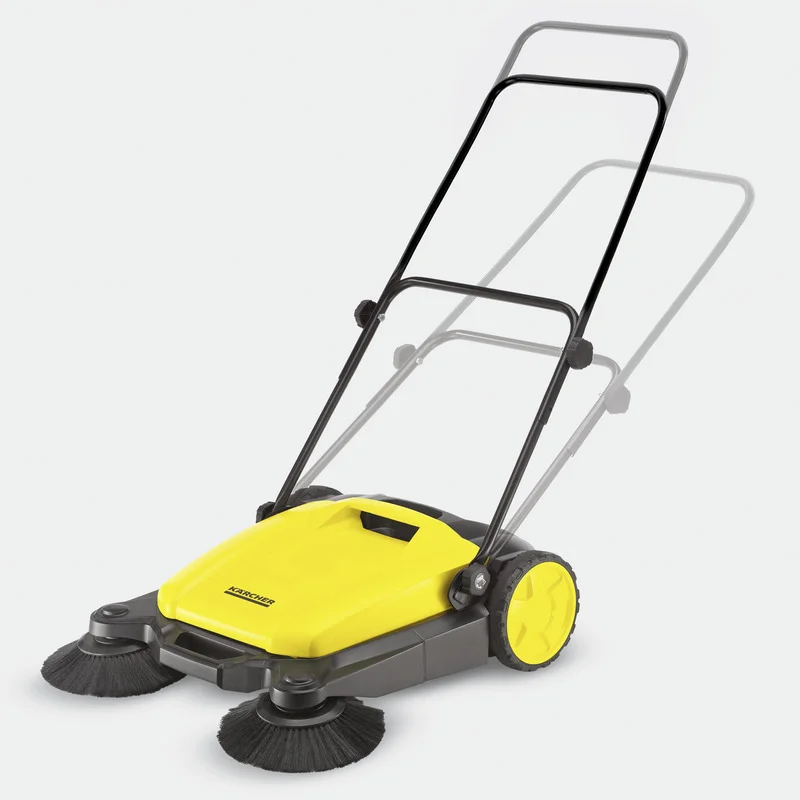 Gelber Kärcher Kehrmaschine mit zwei schwarzen Bürsten und gelben Rädern auf grauem Hintergrund.
