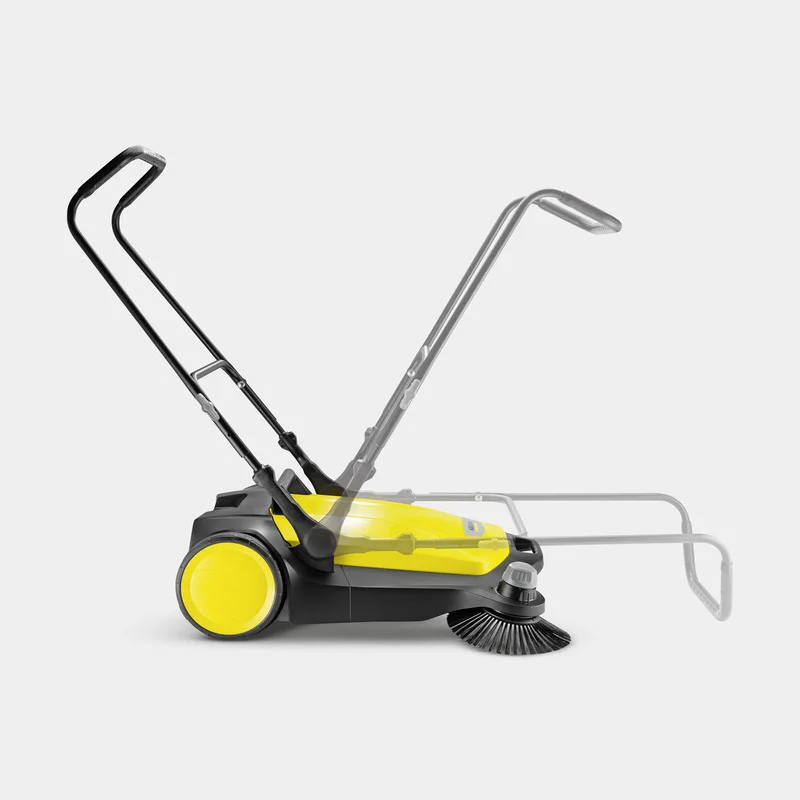 Kärcher Kehrmaschine mit verstellbarem Griff, gelb-schwarz, seitliche Bürste sichtbar.