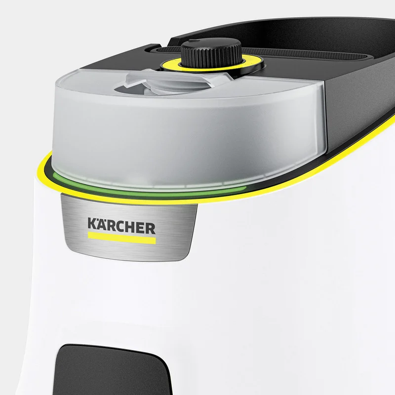 Nahaufnahme eines Kärcher Geräts mit weißem Gehäuse, schwarzem Deckel und grünem LED-Ring. Logo auf der Vorderseite sichtbar.